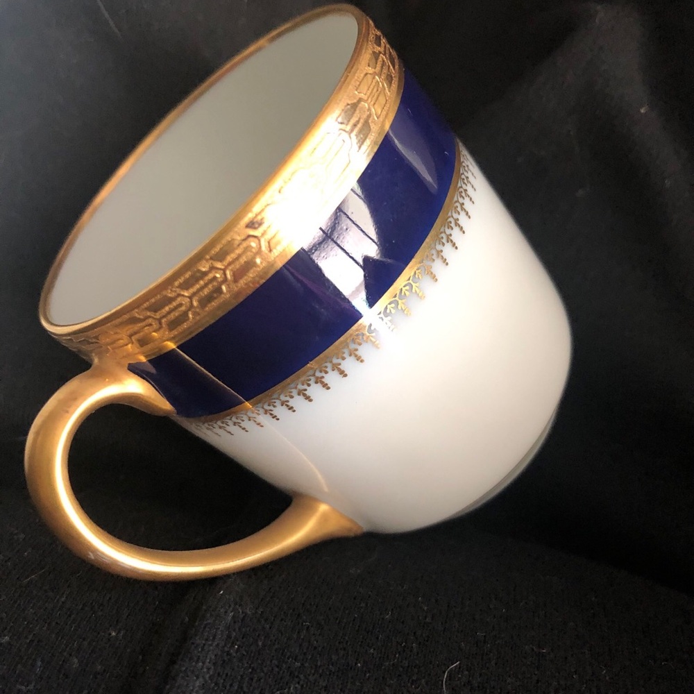 Tiffany & Co. 4 Vintage White Porcelain Saucer with Gold Band & 3 Bavaria Cups - Picture 3 of 16